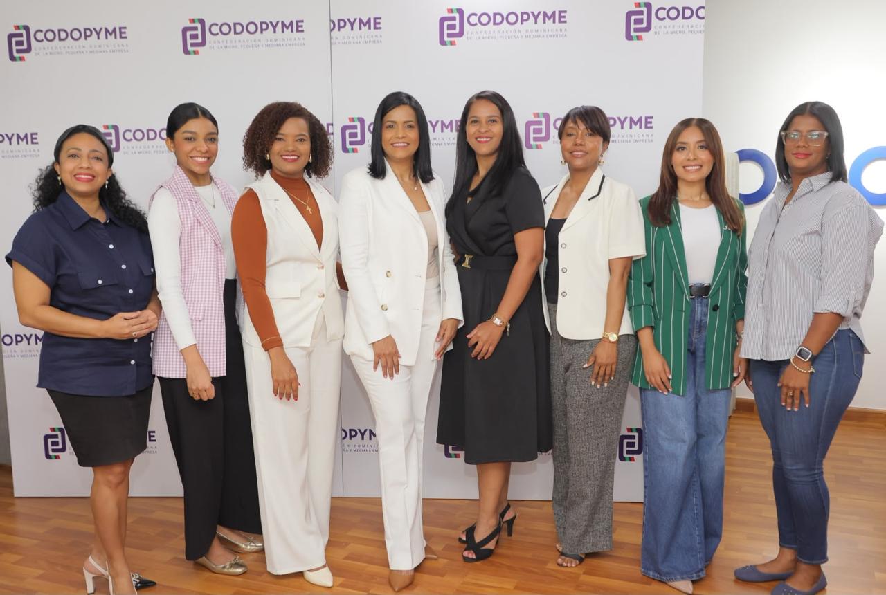 COOPAÉREA participa en la conferencia “Gerencia Femenina: Liderar desde lo que eres”